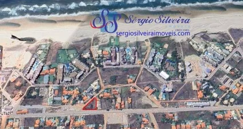 Terreno plano com 1.662m² em localização privilegiada no Porto das Dunas.