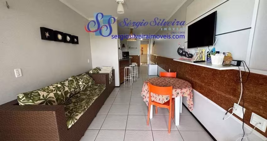 Apartamento mobiliado no Porto das Dunas com 3 quartos.