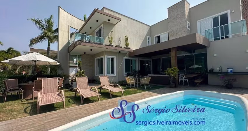 Ampla casa no Alphaville Fortaleza com 4 quartos e piscina privativa.