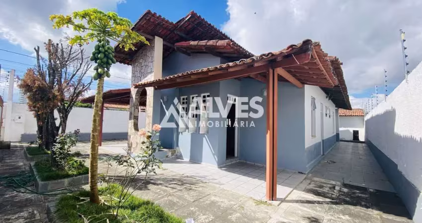 Casa com 3 quartos sendo 1 suíte - terreno com área 18 x 28