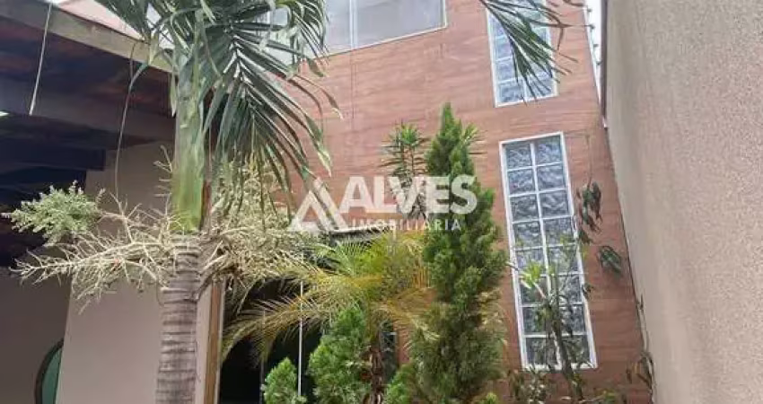 Casa com piscina e área gourmet na região da av. fraga maia