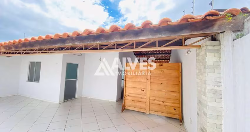 Casa com 2 quartos em rua comercial na região da av. fraga maia