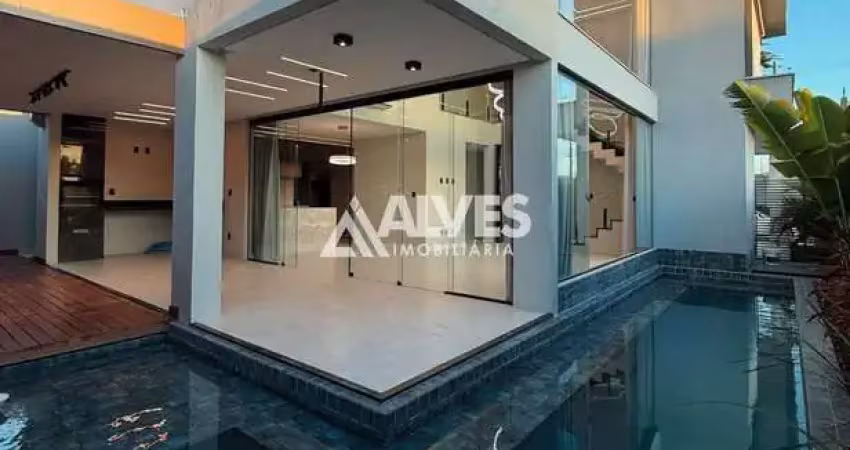 Casa de alto padrão com  4 suítes piscina e área goumet