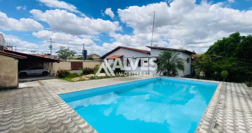 Casa com 1.320 m2 de área são 4 qurtos sendo 2 suítes piscina  área gourmet