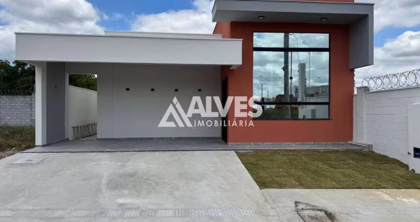 Casa com 3 quartos sendo 1 suíte em condomínio club