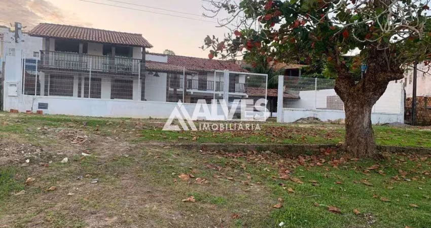Casa de praia com 7 quartos sendo 4 suítes pé na área