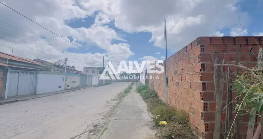Terreno à venda na Rua Vitória Mearim, Mangabeira, Feira de Santana