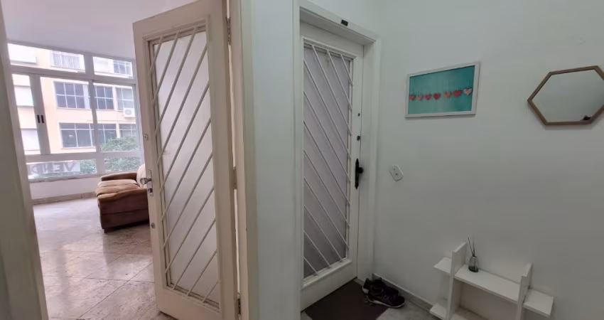 Vende-se excelente apartamento  3 quartos, com 94m², na Rua Tonelero, Copacabana