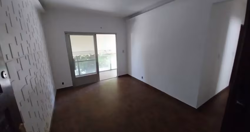 Excelente  apartamento sala, 3 quartos, sendo 1 suíte, banheiro social, 1 vaga na garagem, 76m², reformado, pechincha, jacarepaguá