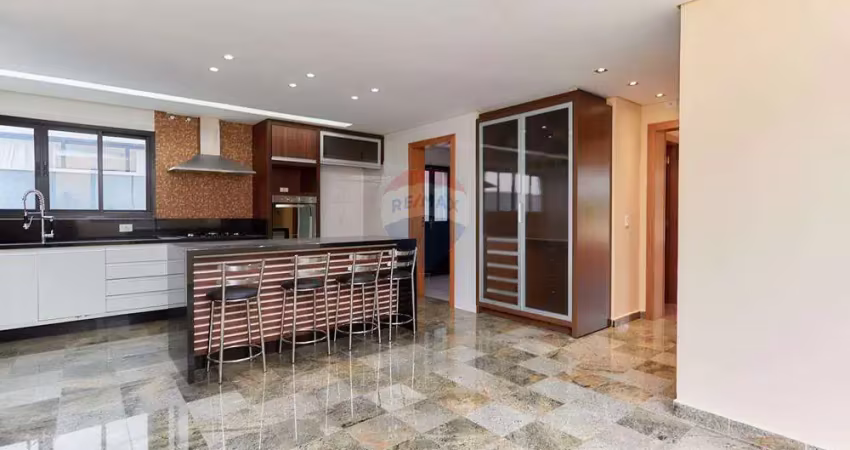 Casa exclusiva com 313m² no xaxim - aceita-se  permutas.