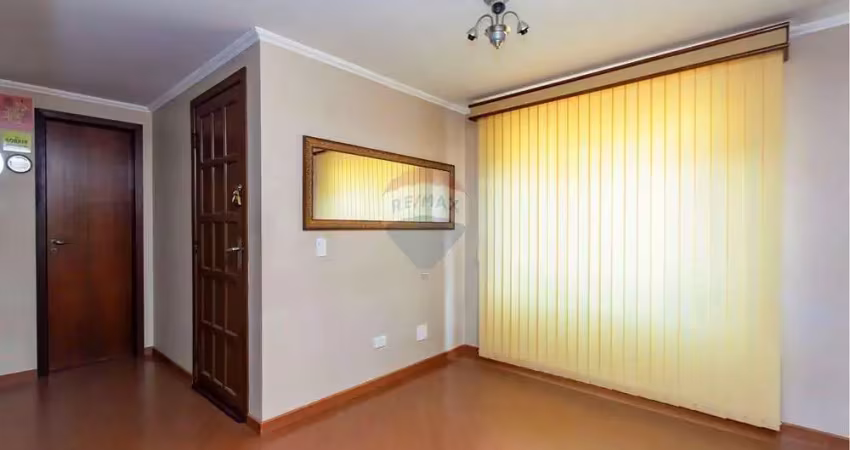 Casa com 3 quartos para alugar na Rua Arthur Manoel Iwersen, 1276, Boqueirão, Curitiba