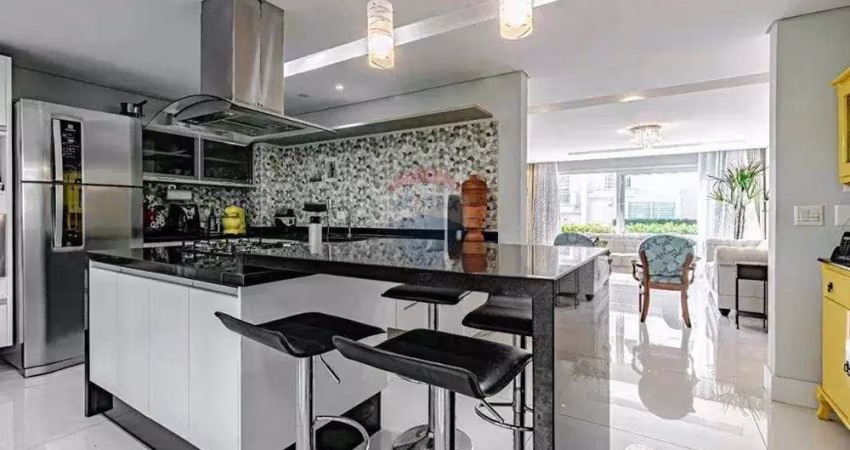 'Casa dos Sonhos em Curitiba: Luxo e Segurança'