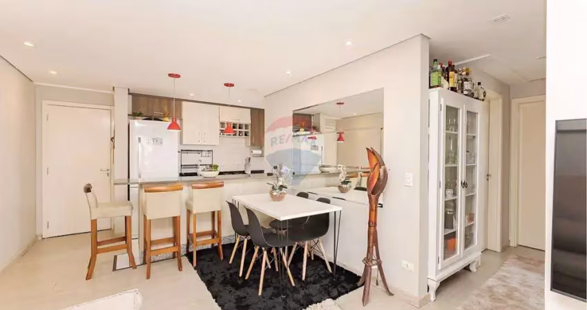 Apartamento semimobiliado,  com 3 quartos, 2 banheiros e sacada com churrasqueira à venda no neoville.