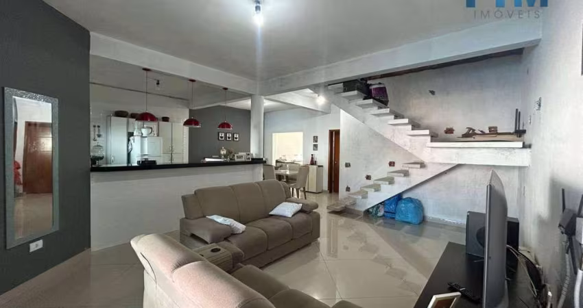 Por Apenas R$280 mil! Casa Térrea com Terreno Amplo na Vila Martins
