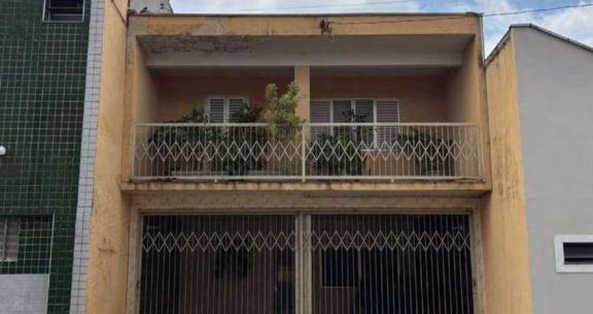 Casa Sobrado à Venda no Centro de Salto-SP – 4 Dormitórios e 2 Vagas