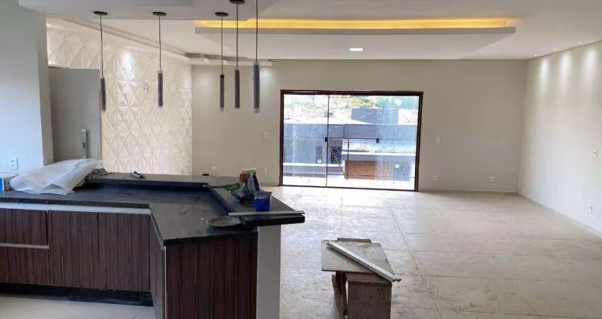 Casa com 3 dormitórios à venda, 250 m² por R$ 1.100.000,00 - Pousada do Sol - Pouso Alegre/MG