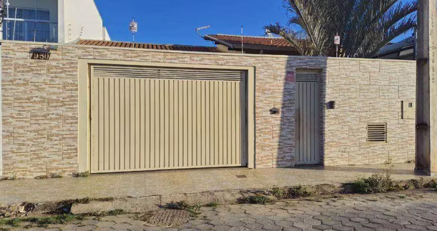 Magnifica casa a 3 minutinhos do centro, com 3 dormitórios, área de terreno vaga,  à venda, 140 m² por R$ 550.000 - Jardim Olímpico - Pouso Alegre/MG
