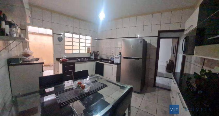 Casa com 2 dormitórios à venda, 100 m² por R$ 300.000,00 - Árvore Grande - Pouso Alegre/MG