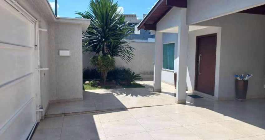 Casa com 4 dormitórios à venda, 240 m² por R$ 1.050.000 - Residencial Santa Rita - Pouso Alegre/MG