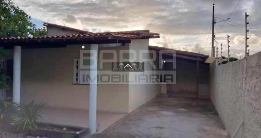 Casa em mini chácara à venda com 2/4