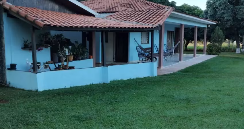 Vendo chácara de porteira fechada, 4500 m² terreno, nova esperança