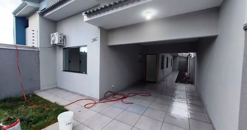 Casa c/ 3 quartos (1 suíte), corredor lateral, jardim santa helena, maringá