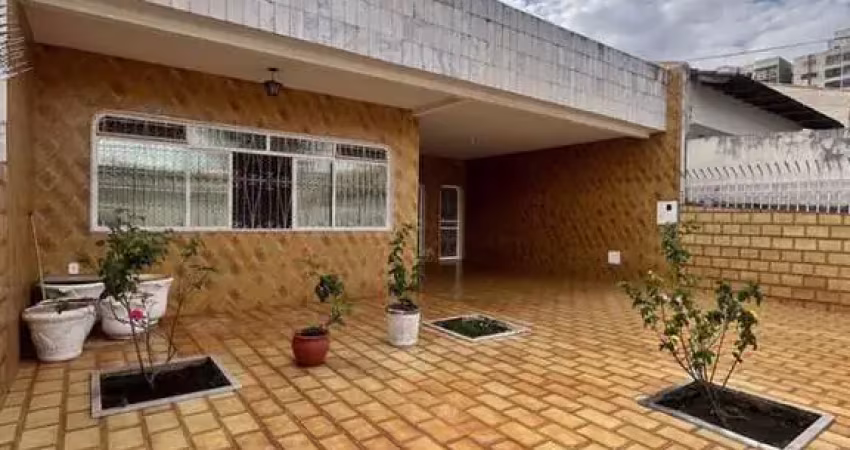 Casa com 4 quartos à venda na Qsb 10, 1, Taguatinga Sul (Taguatinga), Brasília