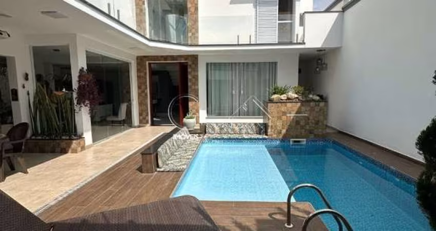 Casa de luxo em condomínio: 3 quartos, 3 suítes, 3 salas, 5 banheiros, 3 vagas, 360m² em Nova Caieiras - Caieiras-SP