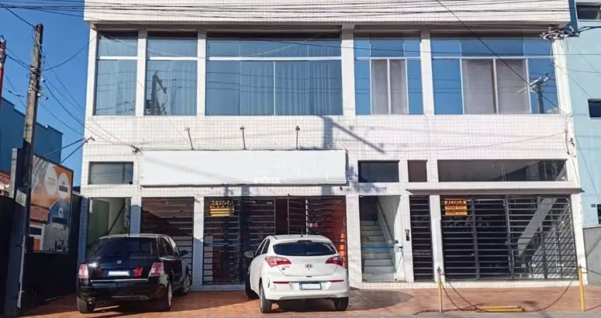 Salão comercial com 160 m2 para locação no vianelo em jundiaí sp: 1 sala ampla , copa/cozinha e 2 banheiros.