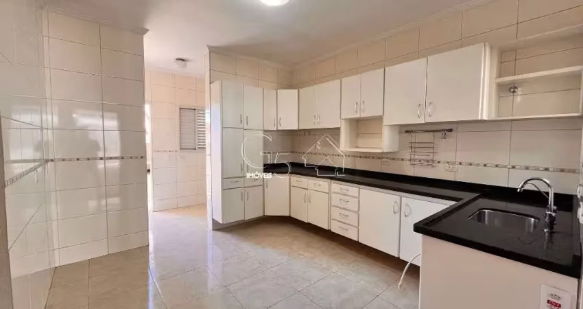 Casa térrea com 3 dormitórios localizado na vila arens