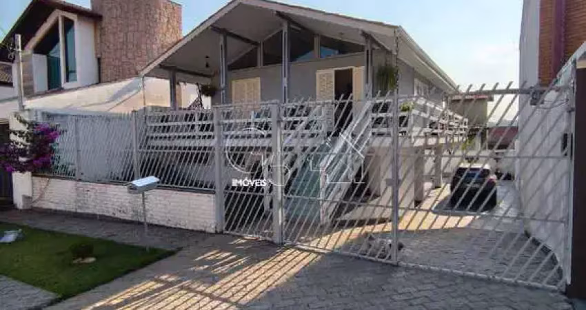 Aluguel de casa em condomínio de alto padrão em nova caieiras - 3 quartos, 2 salas, 2 banheiros, 5 vagas, 231m²