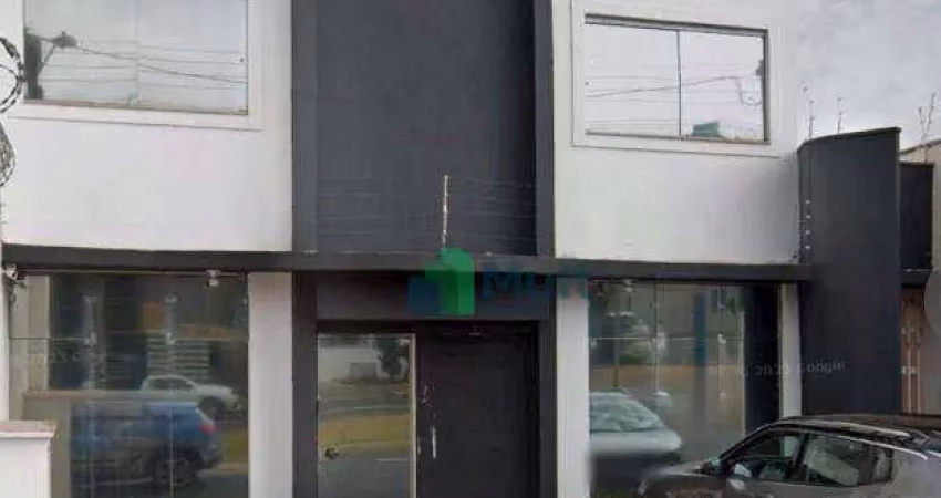 Imóvel comercial em excelente localização na av independência, 2 pavimentos com 358m² de área privativa.