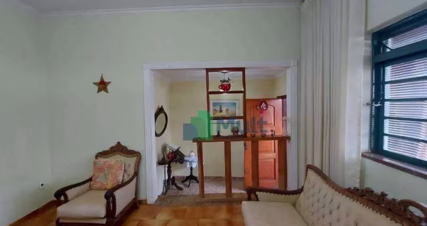 Casa térrea em excelente localização no bairro campos elísios.