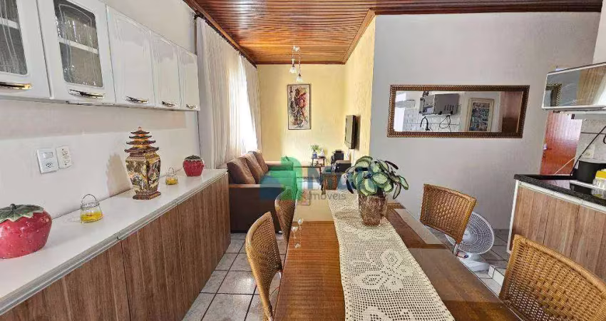 Casa térrea localizada no bairro alexandre balbo com 200m² de terreno e 110m² de área útil.