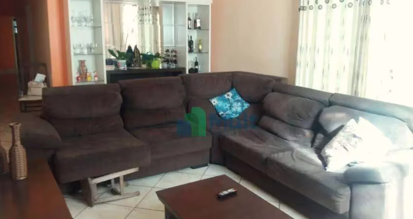 Casa térrea em excelente localização no bairro vila tibério, terreno de 282,10m² e 248,m² de área construída.