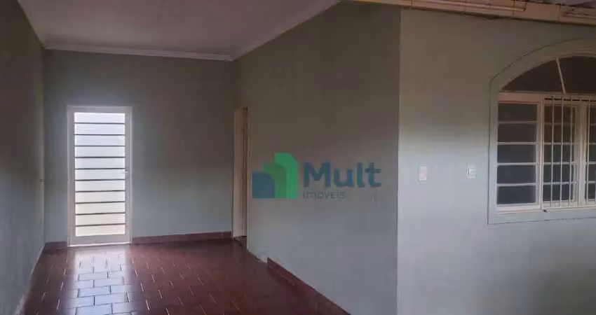 Casa térrea localizada no bairro ipiranga com terreno de 215,36m² e 176,25m² de área construída.