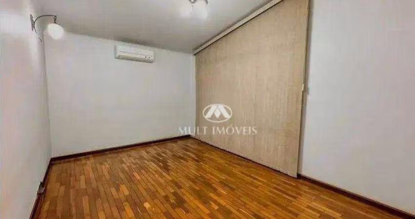 Casa em ótima localização no Bairro Sumarezinho com terreno de 300m² e 183,10m² de construção.