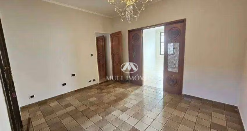 Casa em ótima localização no Bairro Jd. Paulista com terreno de 396m² e 298,31m² de área construída.