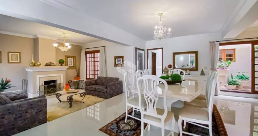 Residência de Alto Padrão com Vista Privilegiada para o Guaíba - Exclusividade e Sofisticação em Porto Alegre