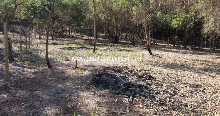 Terreno de 2.800m2 C/ Nascente e Córrego