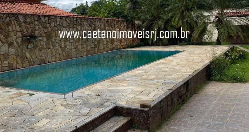 Casa C/ Fino Acabamento e Quintal Grande