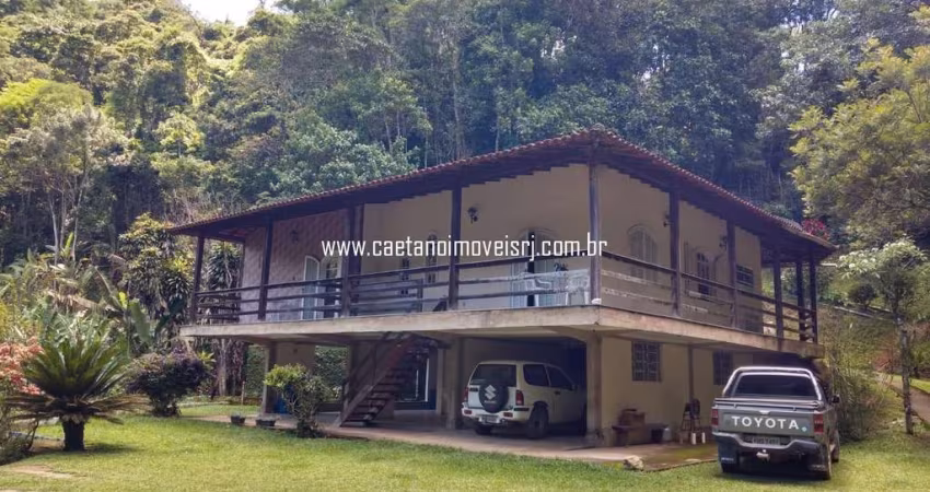 Propriedade Ecológica C/ Rio Encachoeirado
