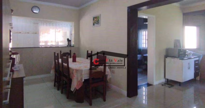 Casa com 6 dormitórios à venda, 290 m² por R$ 800.000 - Freitas - São José dos Campos/SP