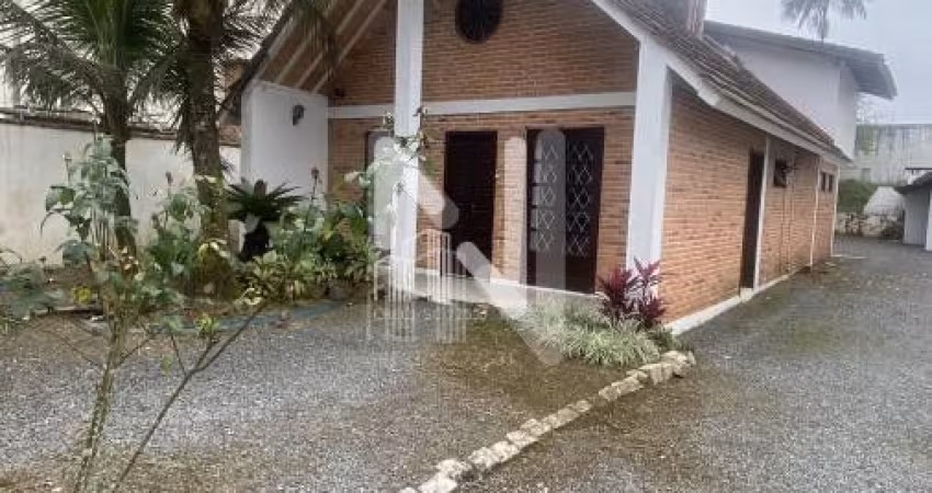 Casa no Atiradores- Joinville/SC
