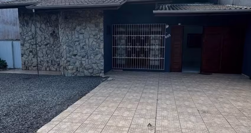 Casa no bairro Saguaçu em Joinville/SC