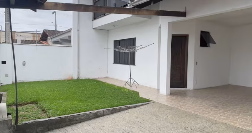 Casa no bairro Adhemar Garcia
