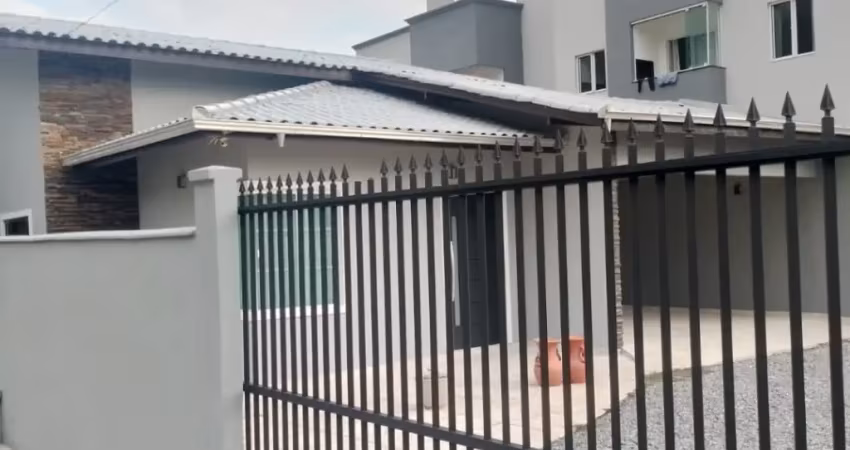 Casa com 3 quartos à venda no João Costa, Joinville 