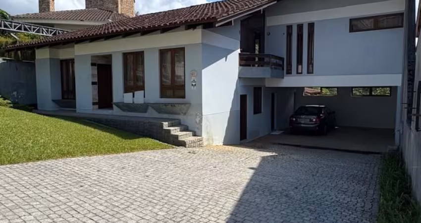 Casa no bairro Saguaçu
