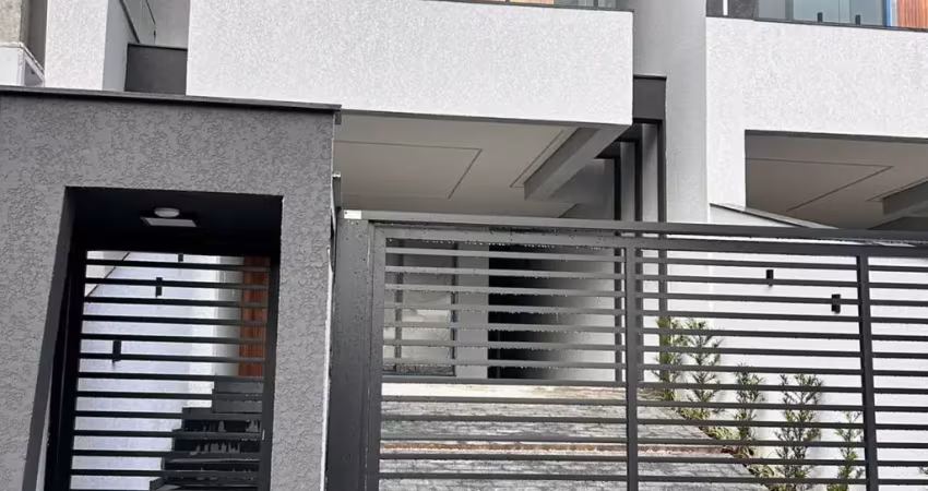 Moderno e lindo geminado de alto padrão bem localizado no glória