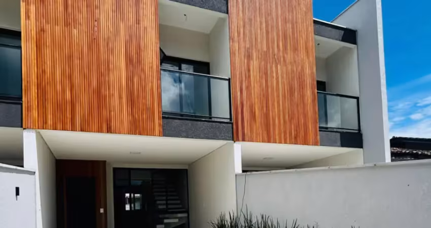 Casa com 3 quartos à venda no Iririú, Joinville 
